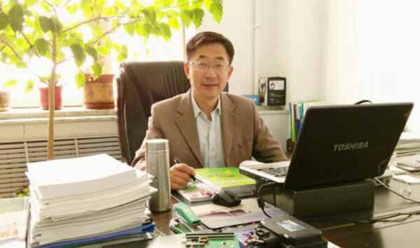 專訪新能源汽車電池成組管理應(yīng)用技術(shù)專家、哈爾濱威星動力電源有限公司董事長方英民