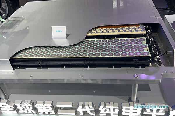 上海車展現(xiàn)場花式“內(nèi)卷” A0級將成為下一個增長點