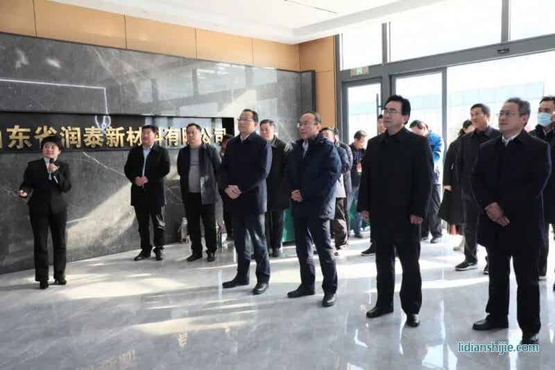 12月22日下午，住棗全國、省和市人大代表來嶧城區(qū)開展會前集中視察活動